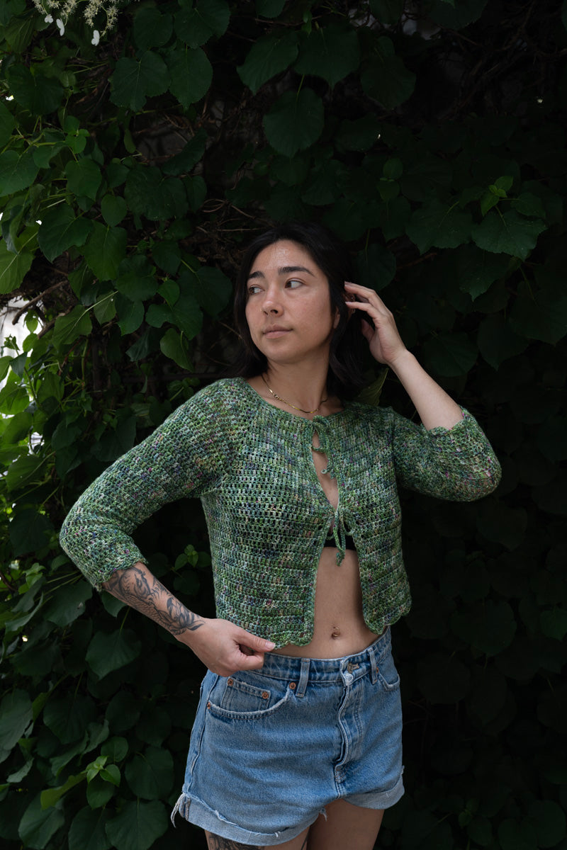 erin wearing a long sleeve raglan top made with the charlie cardi pattern