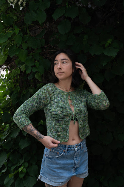 erin wearing a long sleeve raglan top made with the charlie cardi pattern